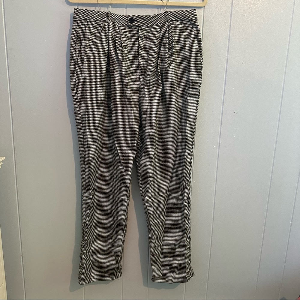 Forever 21 Black and White Houndstooth Dress Pants with Pleated Front
